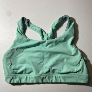Athleta ultimate sports bra sz medium D-DD+